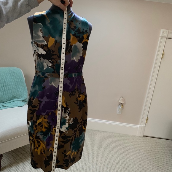 Tahari abstract print dress - Picture 4 of 6